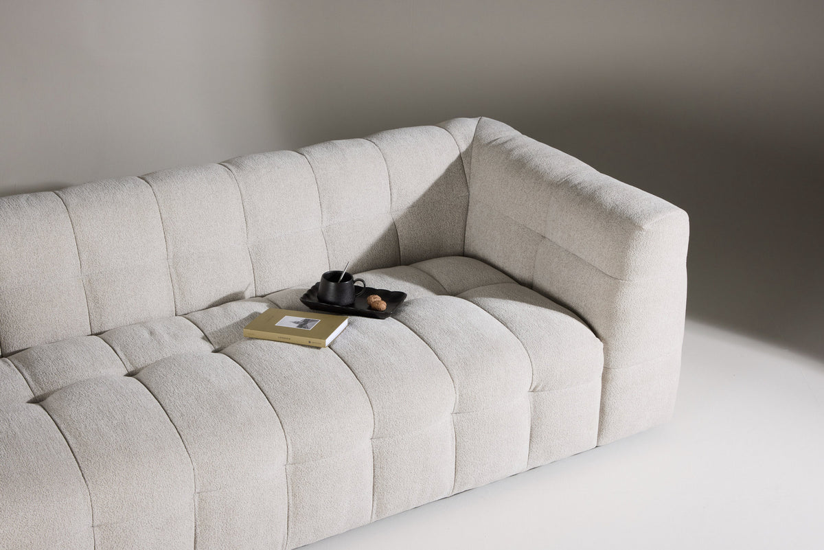 Malou 3-Sitzer Sofa in Beige präsentiert im Onlineshop von KAQTU Design AG. 3er Sofa ist von Venture Home
