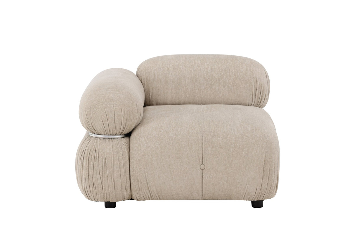 Mika Sofa Modul von Venture Home in Beige: gepolstertes Sitzelement aus Polyester mit schwarzen Beinen, Teil eines modularen Sofasystems.