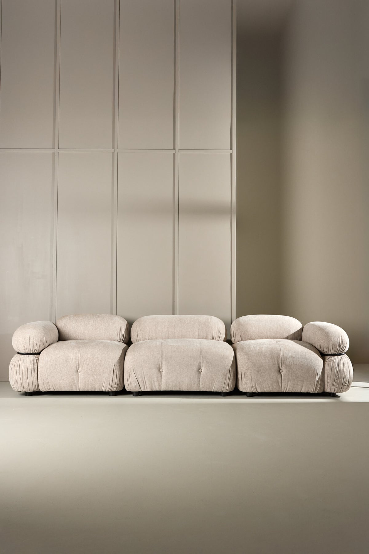 Mika modulares Sofa Rechts in Beige präsentiert im Onlineshop von KAQTU Design AG. Modulares Sofa ist von Venture Home