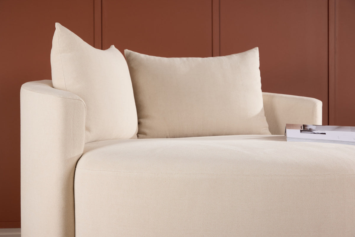 Kelso 3-Sitzer Sofa in Beige präsentiert im Onlineshop von KAQTU Design AG. 3er Sofa ist von Venture Home