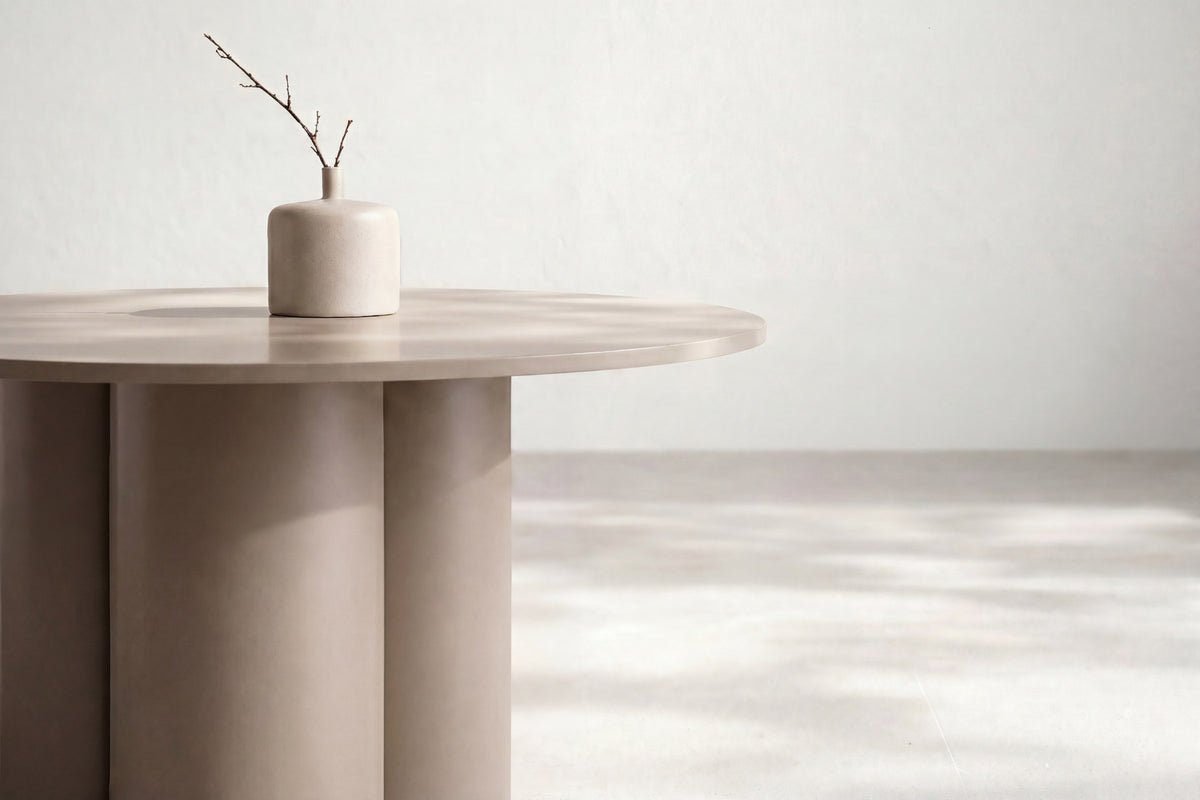 Olivia Sofa-Tisch in Braun präsentiert im Onlineshop von KAQTU Design AG. Couchtisch ist von Venture Home