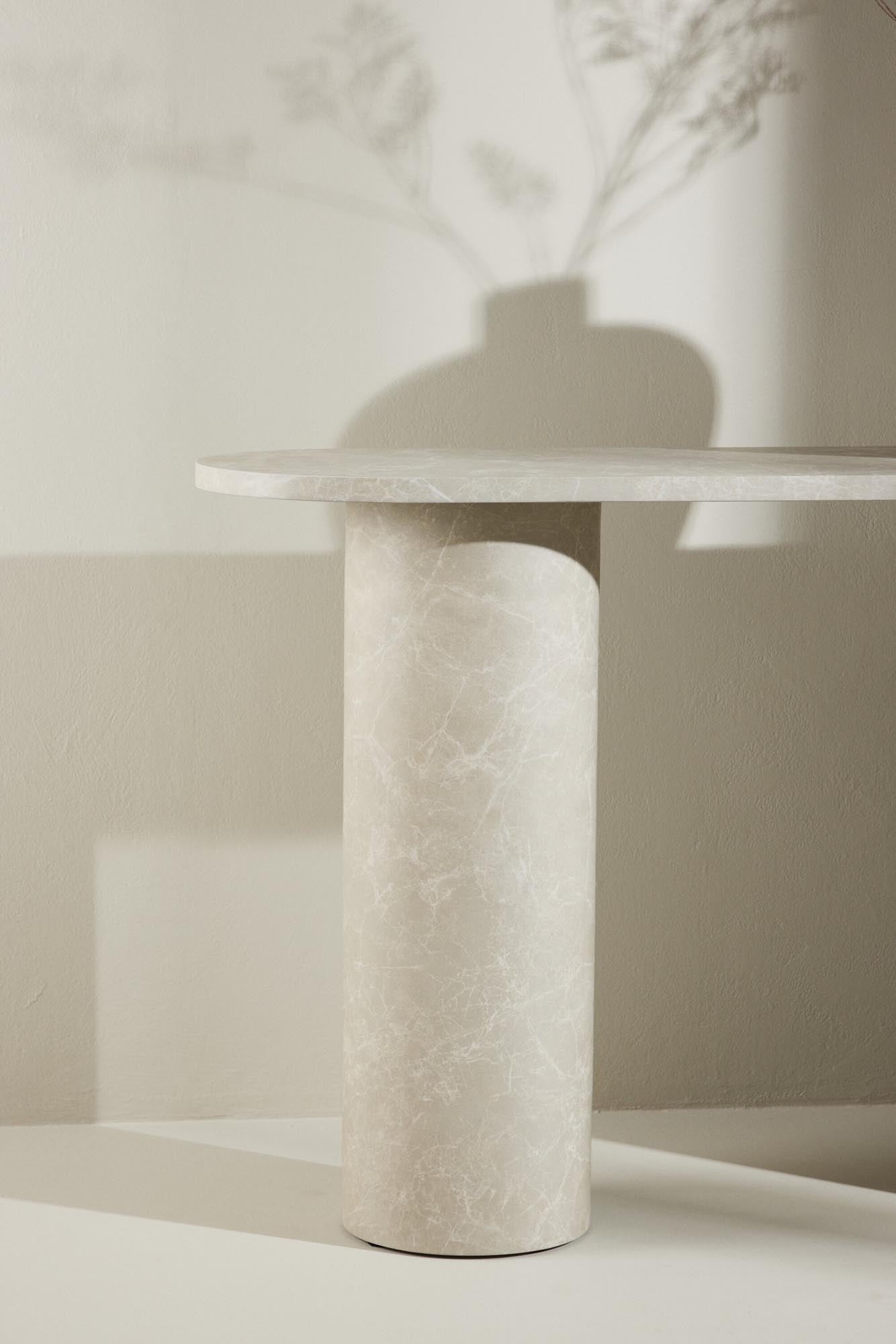 Eleganter Sofatisch Narvik von Venture Home, modernes Design, ideal für stilvolle und praktische Wohnräume.