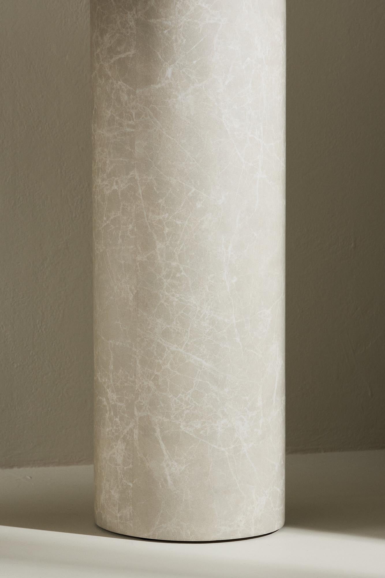 Eleganter Sofatisch Narvik von Venture Home, modernes Design, ideal für stilvolle und praktische Wohnräume.