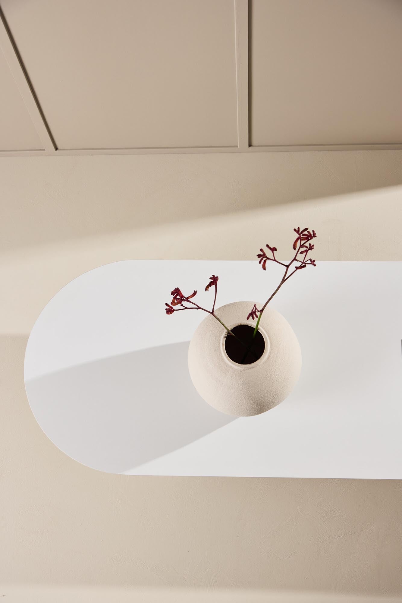 Eleganter Sofatisch Narvik von Venture Home, modernes Design, ideal für stilvolle und praktische Wohnräume.