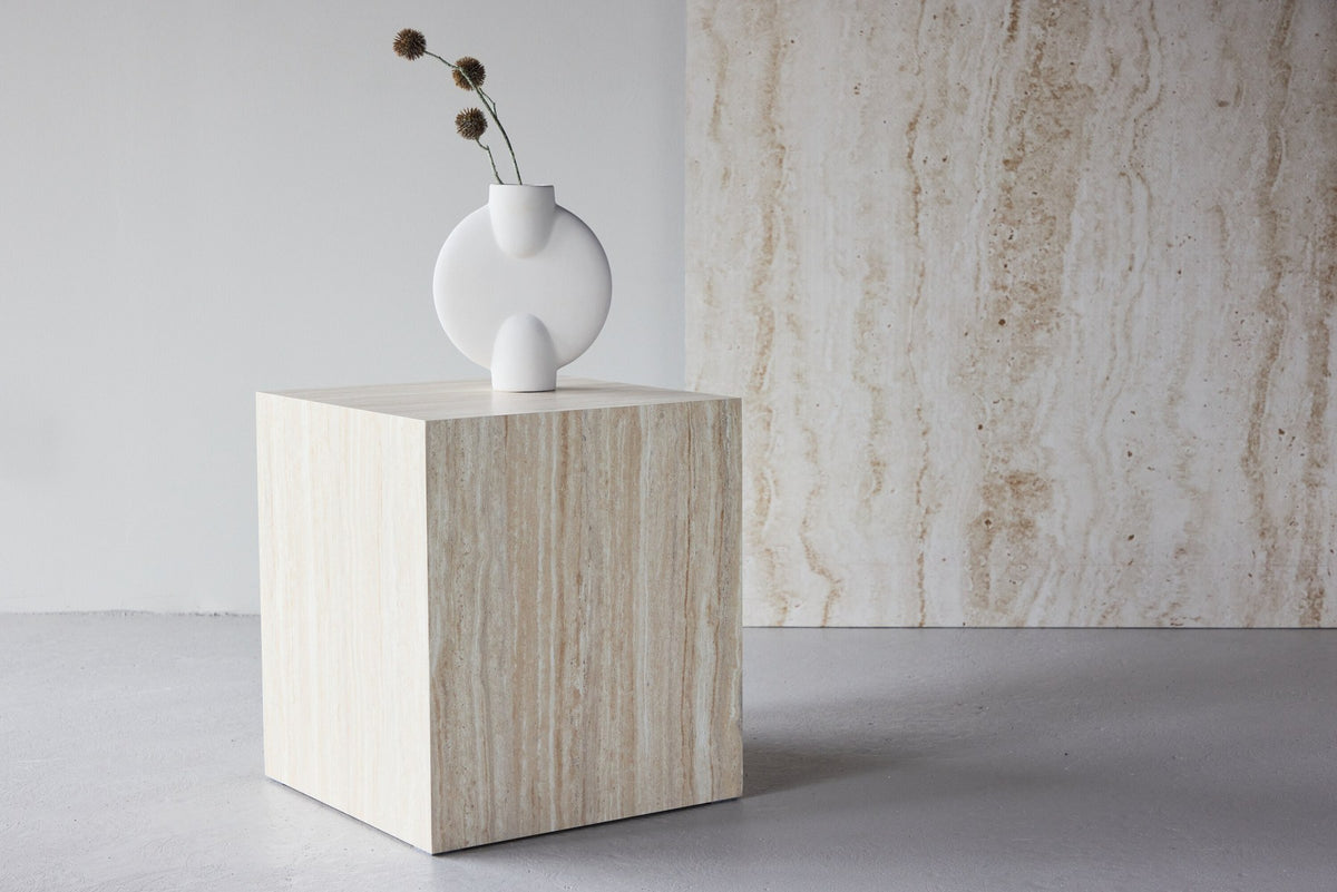 York Sofatisch in Beige präsentiert im Onlineshop von KAQTU Design AG. Beistelltisch ist von Venture Home