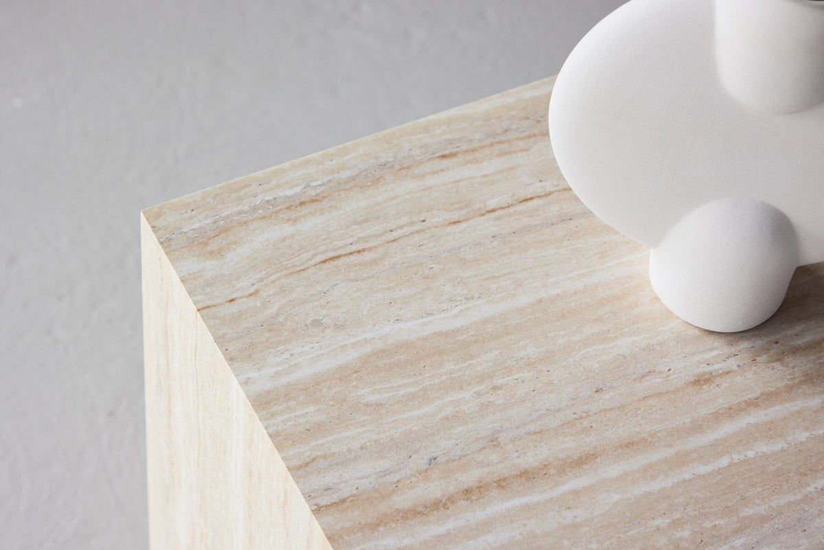 York Sofatisch in Beige präsentiert im Onlineshop von KAQTU Design AG. Beistelltisch ist von Venture Home