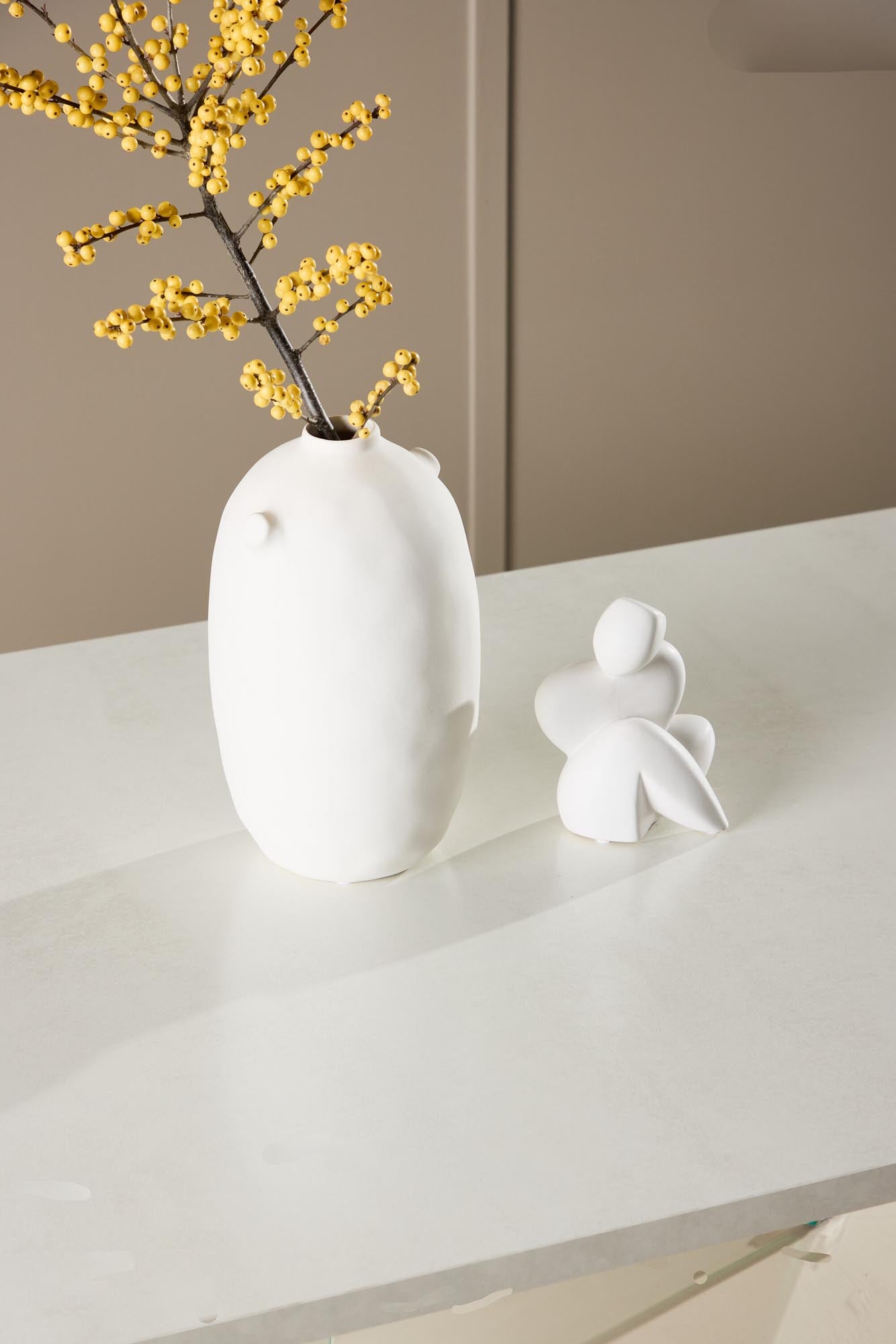 Moderner Ester Sofatisch von Venture Home: Stilvolles Design, erstklassige Qualität, ideal für zeitgemässe Wohnräume.