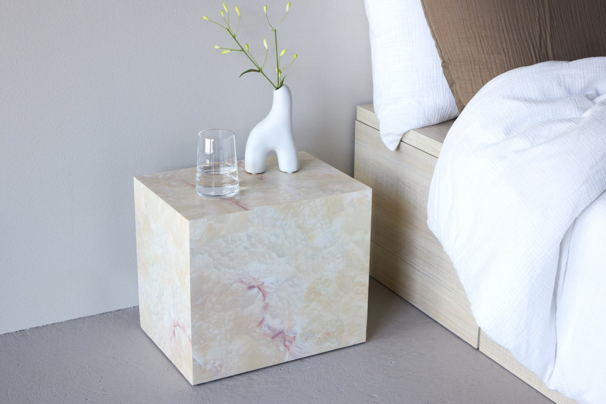 York Beistelltisch in Beige präsentiert im Onlineshop von KAQTU Design AG. Beistelltisch ist von Venture Home