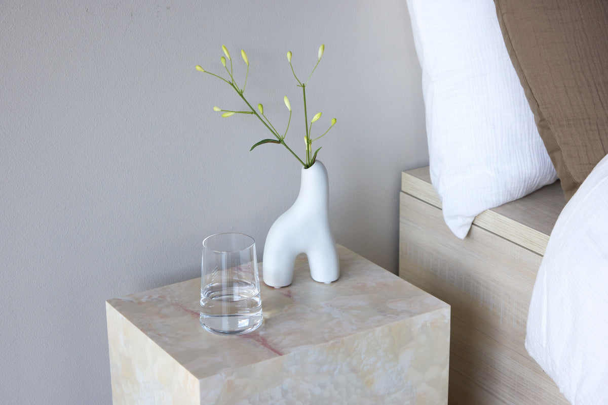 York Beistelltisch in Beige präsentiert im Onlineshop von KAQTU Design AG. Beistelltisch ist von Venture Home