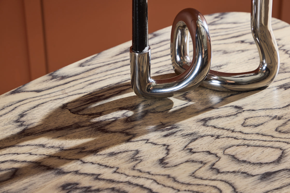 Eleganter Grönvik Beistelltisch von Venture Home, perfekt für moderne Wohnräume, mit stilvollem Design und vielseitiger Nutzung.