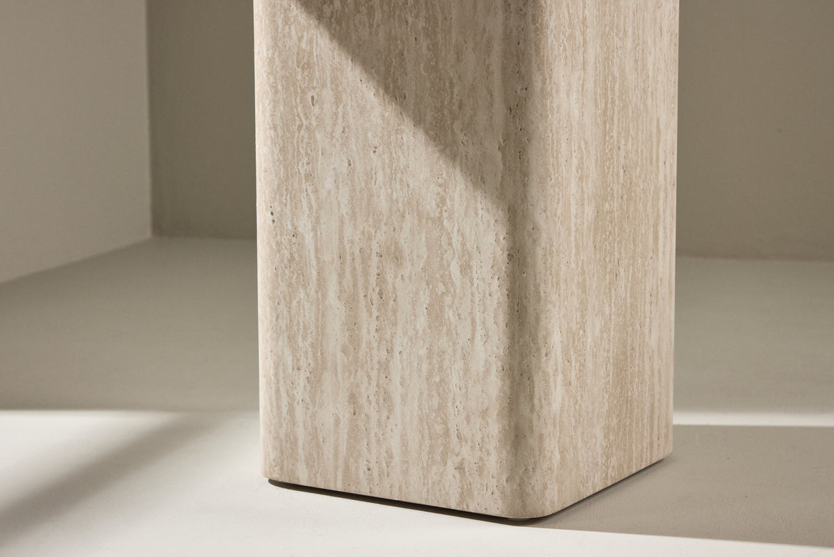 Qvart Sofa Table 50x50 in Beige präsentiert im Onlineshop von KAQTU Design AG. Beistelltisch ist von Venture Home