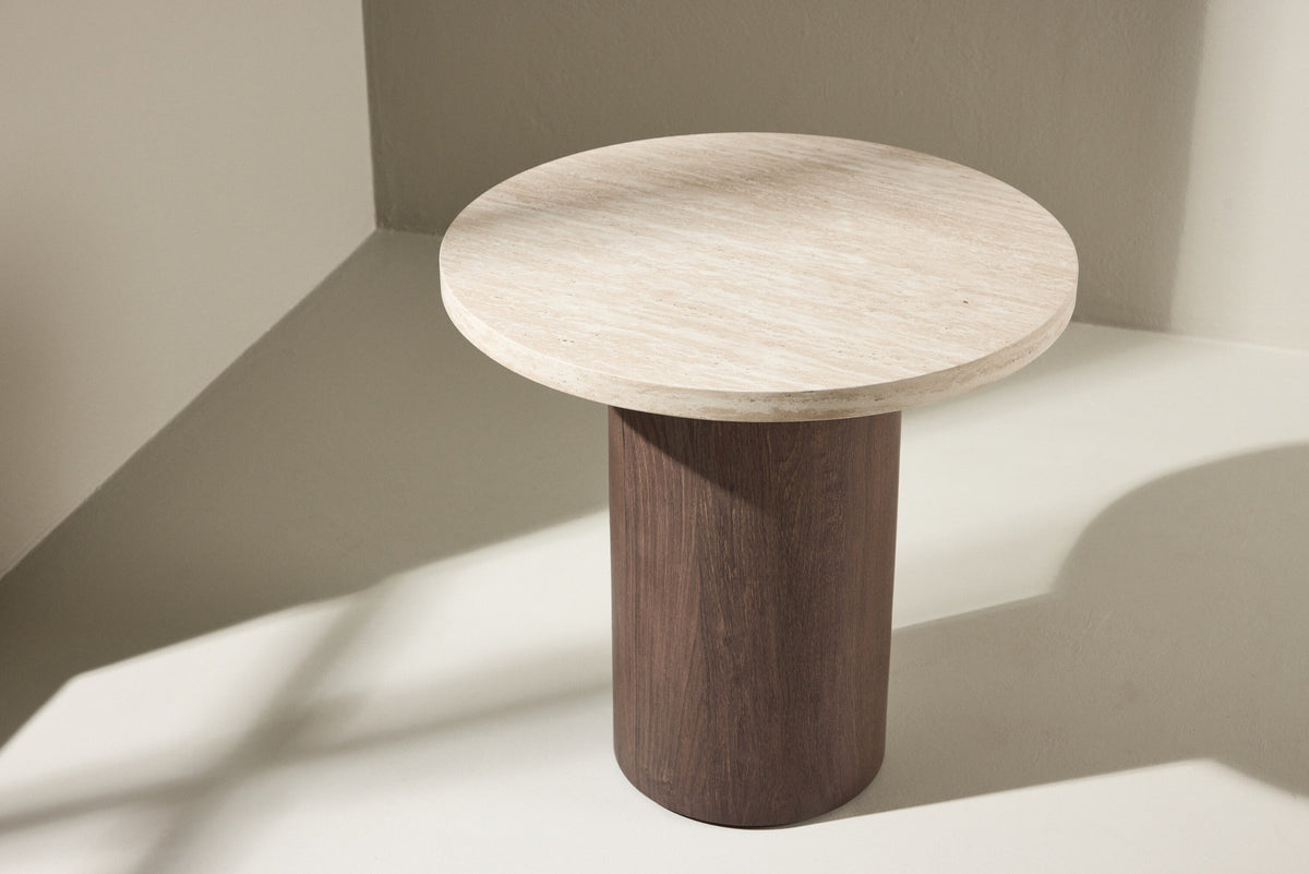 Megg Sofatisch ø50 in Beige präsentiert im Onlineshop von KAQTU Design AG. Beistelltisch ist von Venture Home