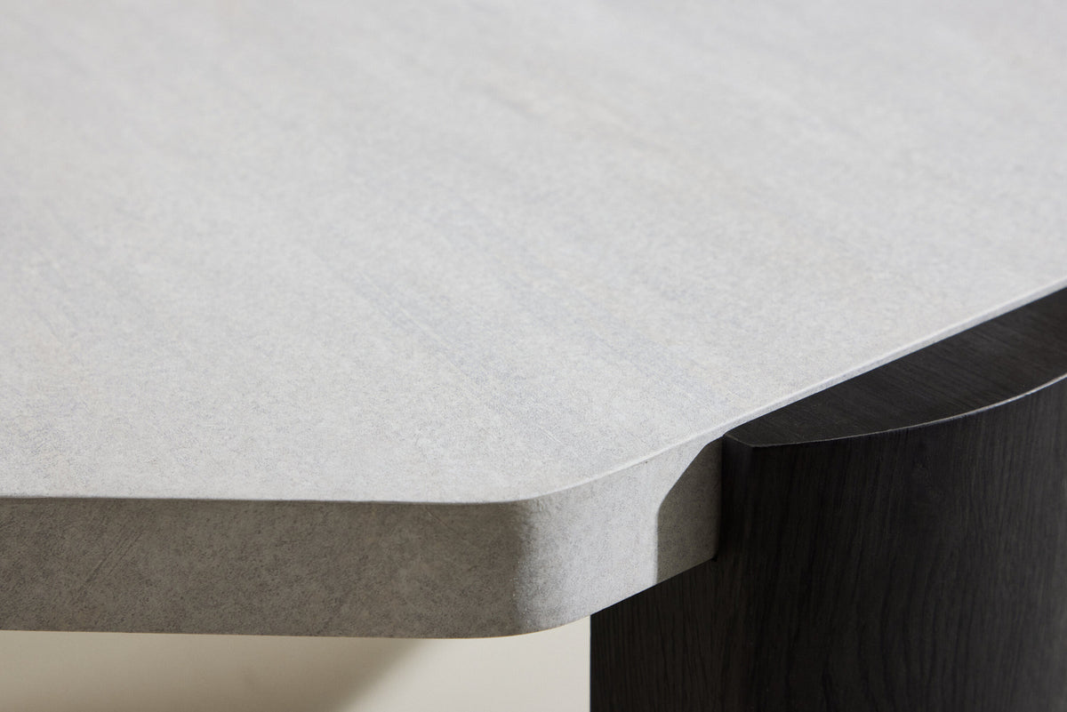 Kres Sofatisch 125x70.5 in Beige präsentiert im Onlineshop von KAQTU Design AG. Beistelltisch ist von Venture Home