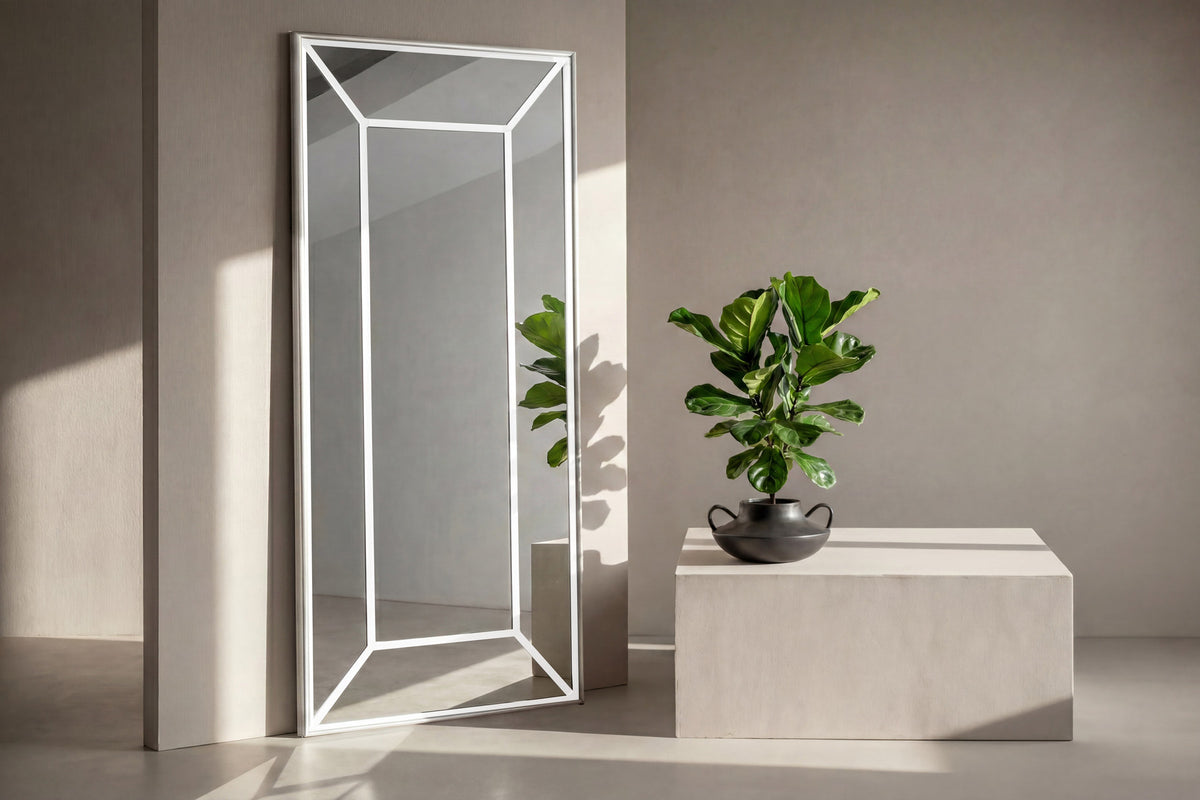 Lojf Grosser Spiegel in Klar präsentiert im Onlineshop von KAQTU Design AG. Spiegel ist von Venture Home