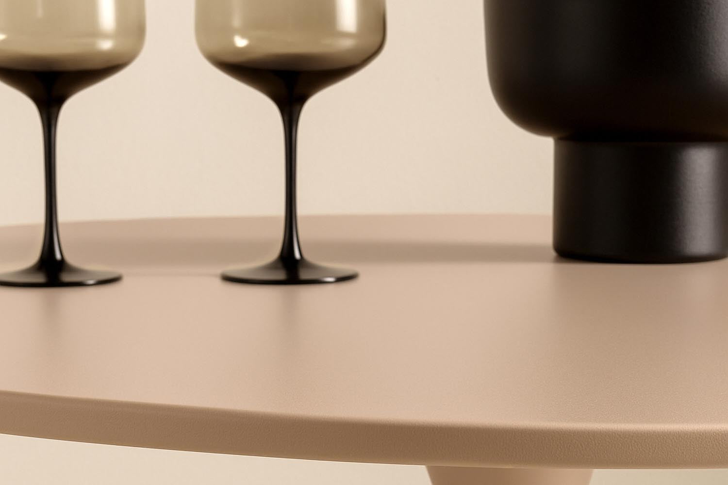 Glade Esstisch rund in Beige präsentiert im Onlineshop von KAQTU Design AG. Esstisch ist von Venture Home