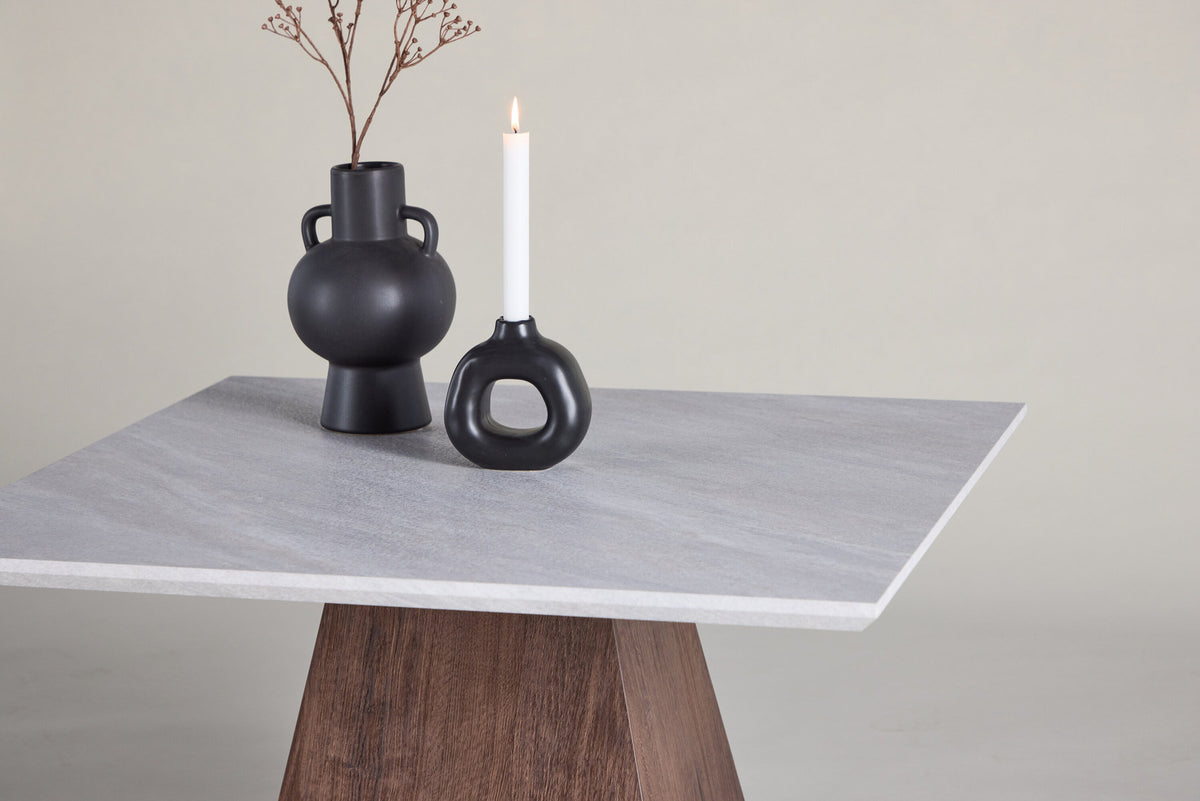 Cael Sofatisch in Hellgrau präsentiert im Onlineshop von KAQTU Design AG. Beistelltisch ist von Venture Home