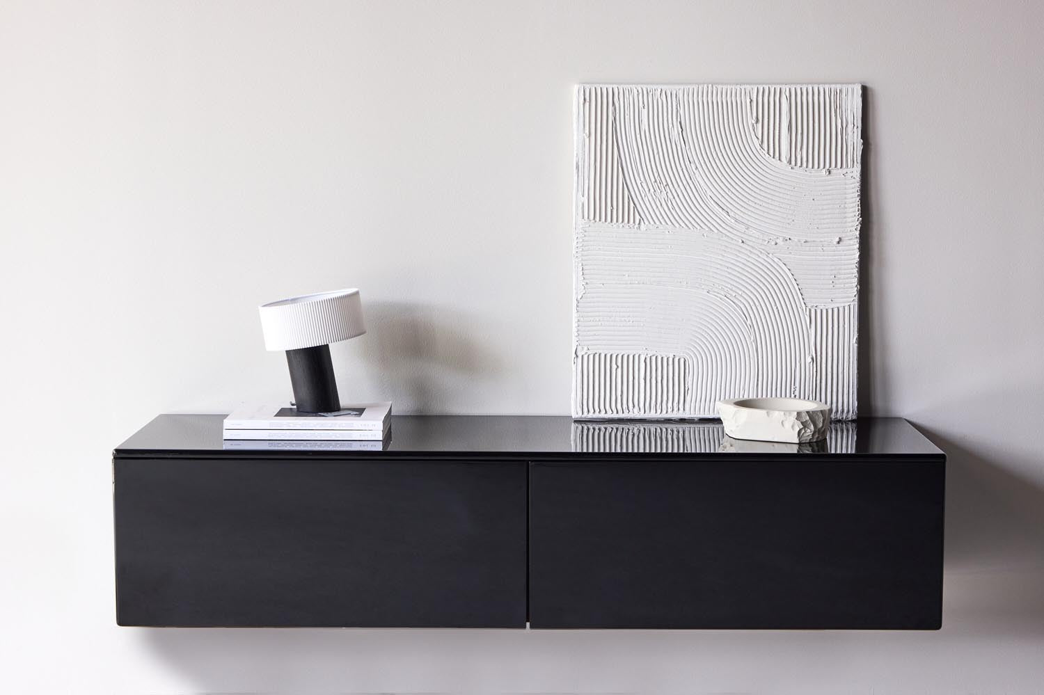 Fristad TV Möbel in Schwarz präsentiert im Onlineshop von KAQTU Design AG. TV-Möbel ist von Venture Home