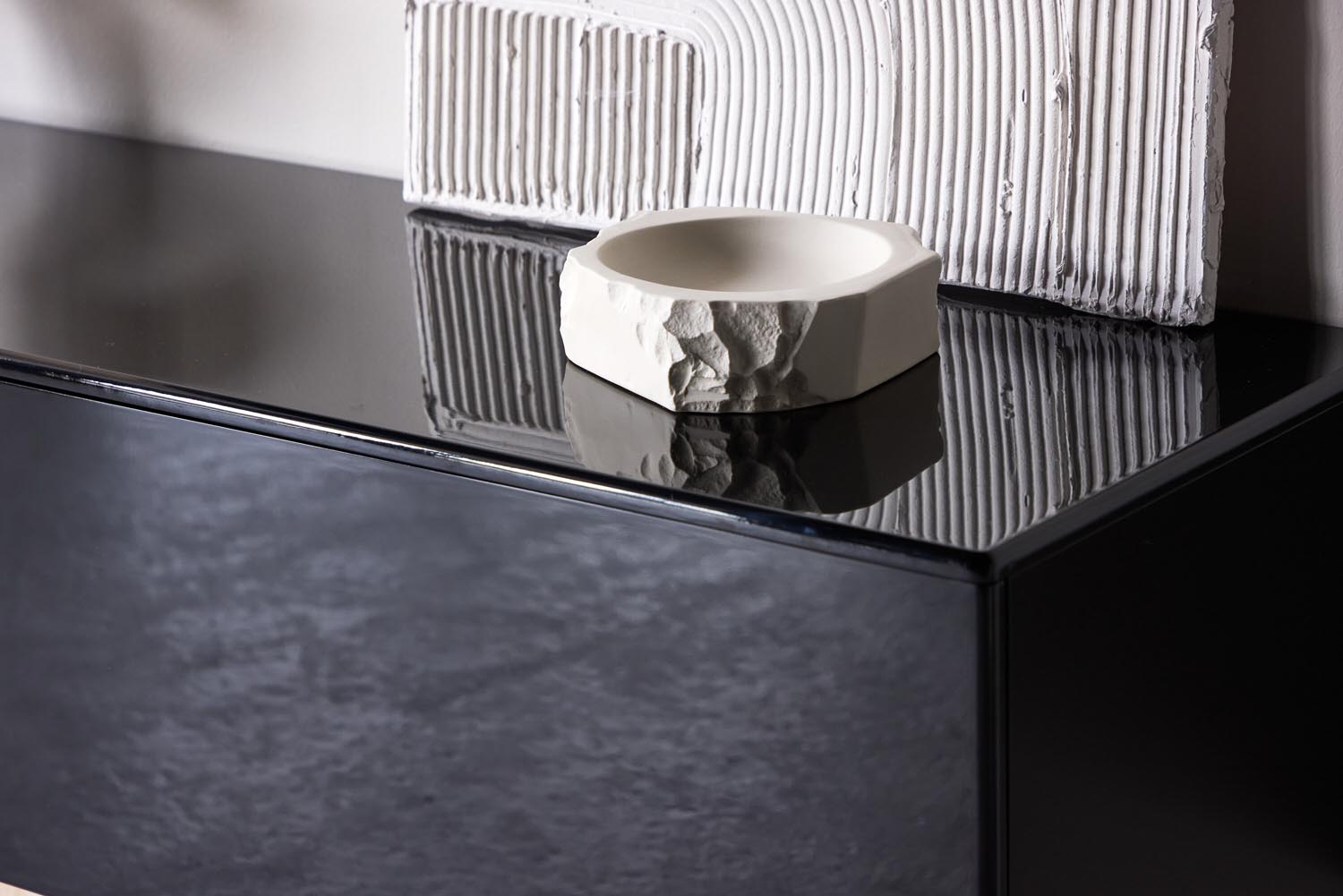 Fristad TV Möbel in Schwarz präsentiert im Onlineshop von KAQTU Design AG. TV-Möbel ist von Venture Home