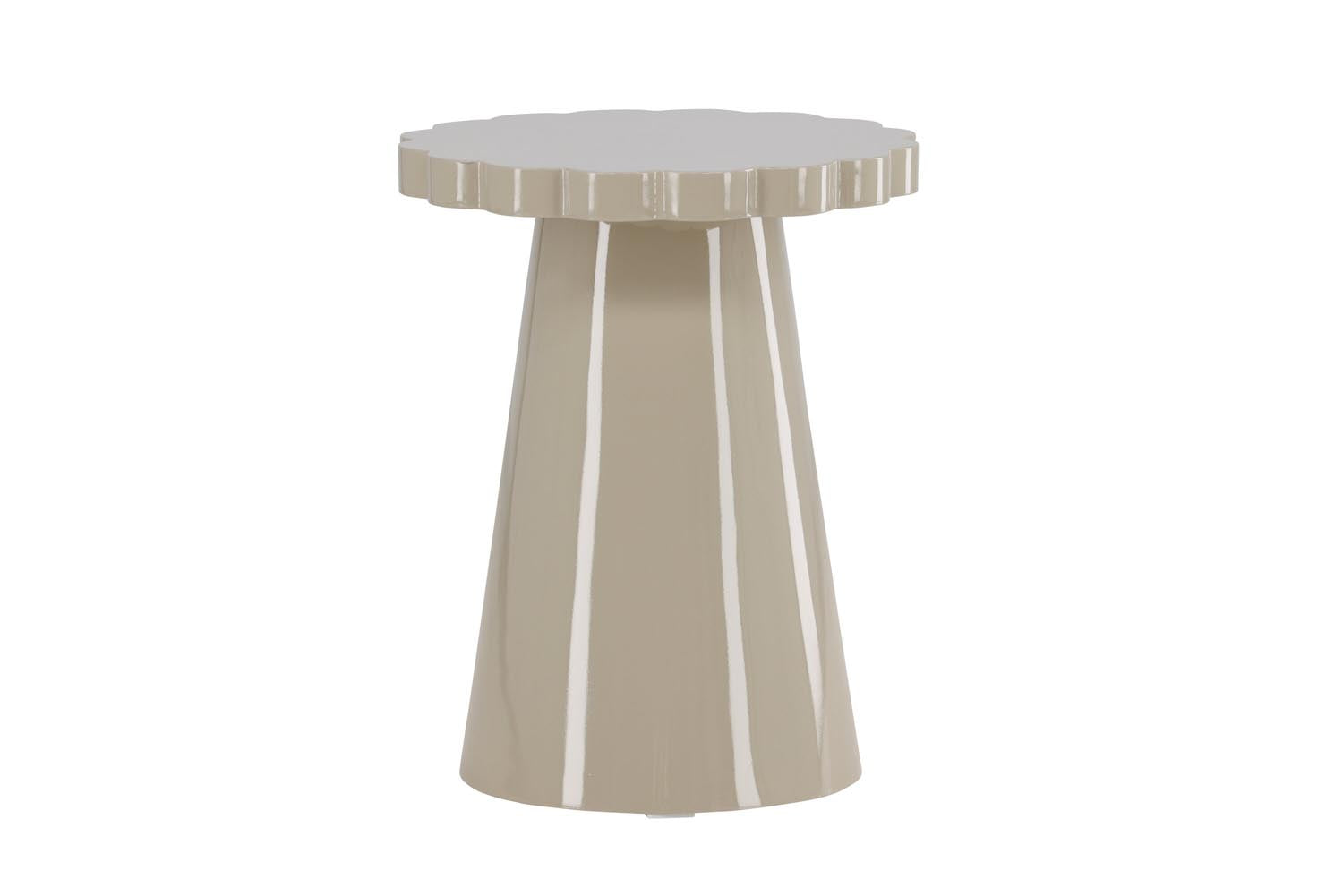 Krull Sofatisch in Beige präsentiert im Onlineshop von KAQTU Design AG. Beistelltisch ist von Venture Home