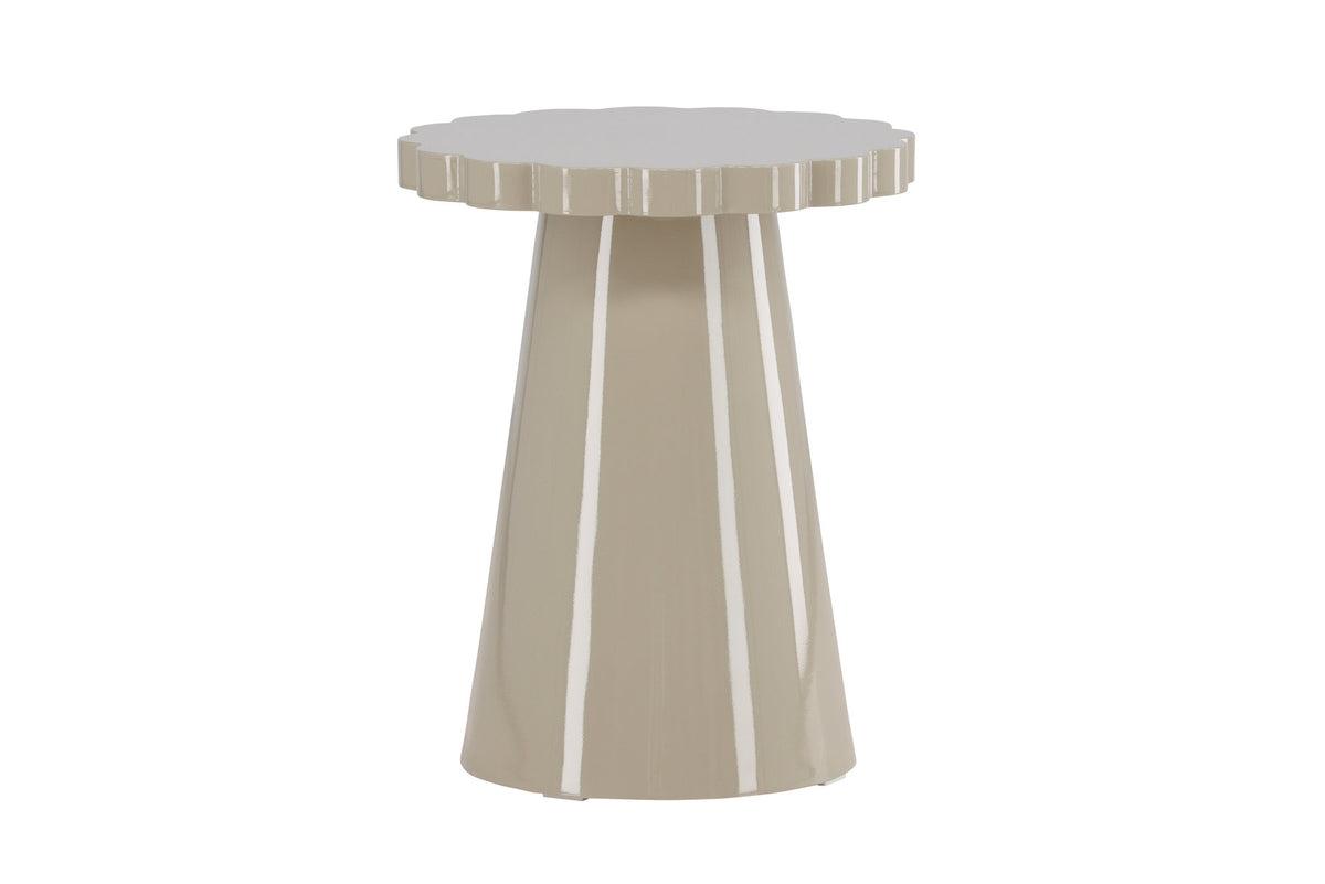 Krull Sofatisch in Beige präsentiert im Onlineshop von KAQTU Design AG. Beistelltisch ist von Venture Home