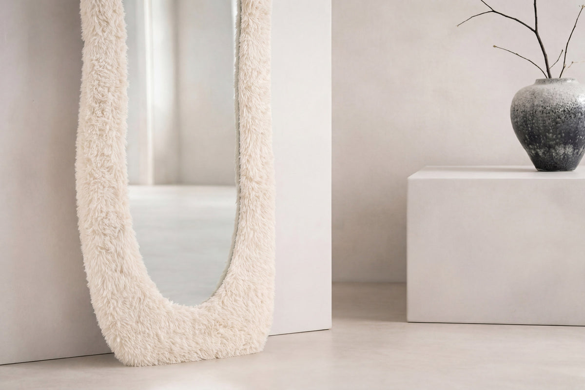 Mirza Large Mirror in Beige präsentiert im Onlineshop von KAQTU Design AG. Spiegel ist von Venture Home