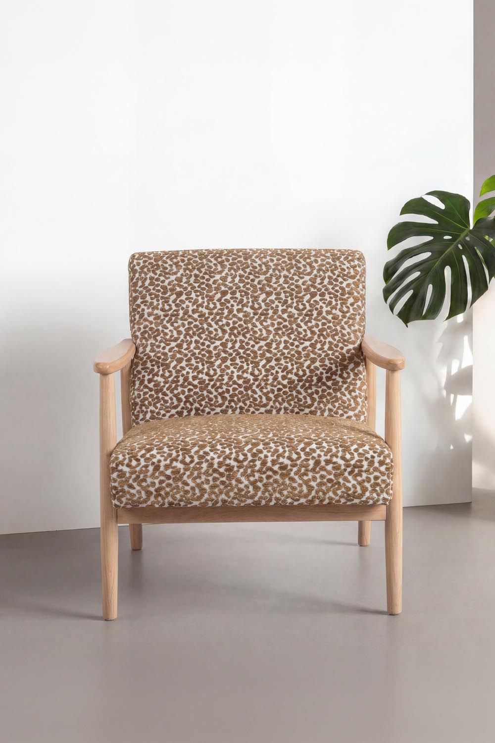 Runbert Loungestuhl in Braun präsentiert im Onlineshop von KAQTU Design AG. Outdoor-Sessel ist von Venture Home