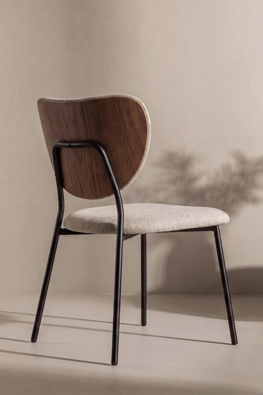 Butterfly Esszimmerstuhl in Beige präsentiert im Onlineshop von KAQTU Design AG. Gartenstuhl mit Armlehnen ist von Venture Home