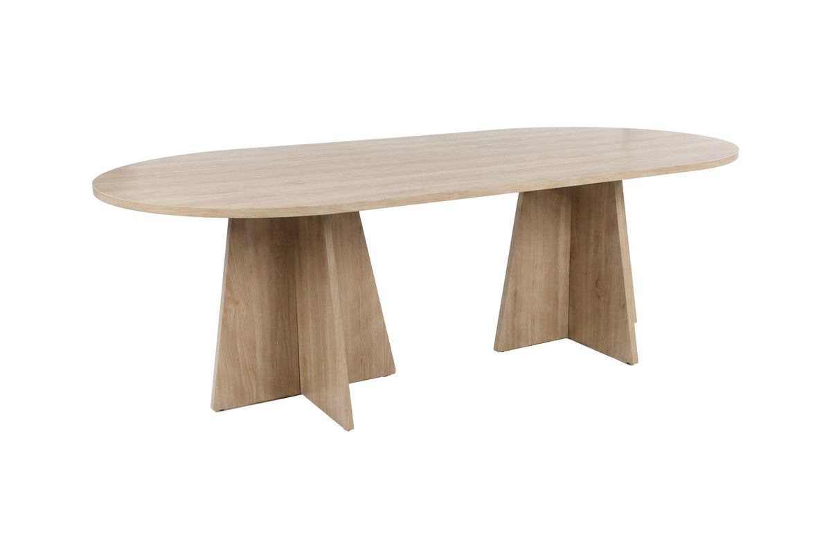 Ovaler Esstisch Bootcut in Eiche mit hellen Beinen, Tischplatte aus MDF mit Furnier, Masse 200x100 cm, freigestellt im Raum.