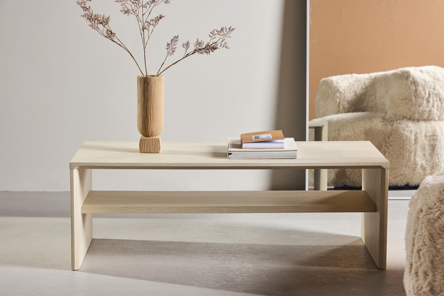 Telemarket Sofatisch in Weisswäsche präsentiert im Onlineshop von KAQTU Design AG. Beistelltisch ist von Venture Home