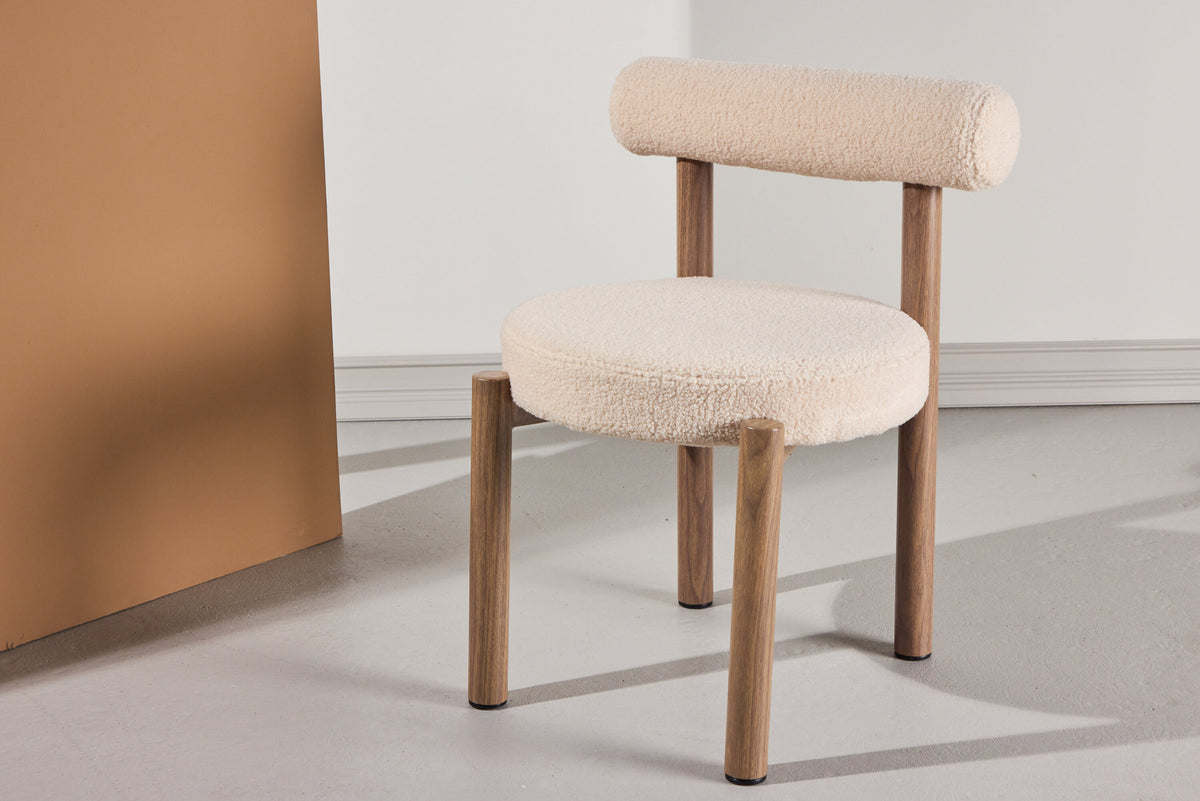 Tillo Esszimmerstuhl in Weiss präsentiert im Onlineshop von KAQTU Design AG. Stuhl ist von Venture Home