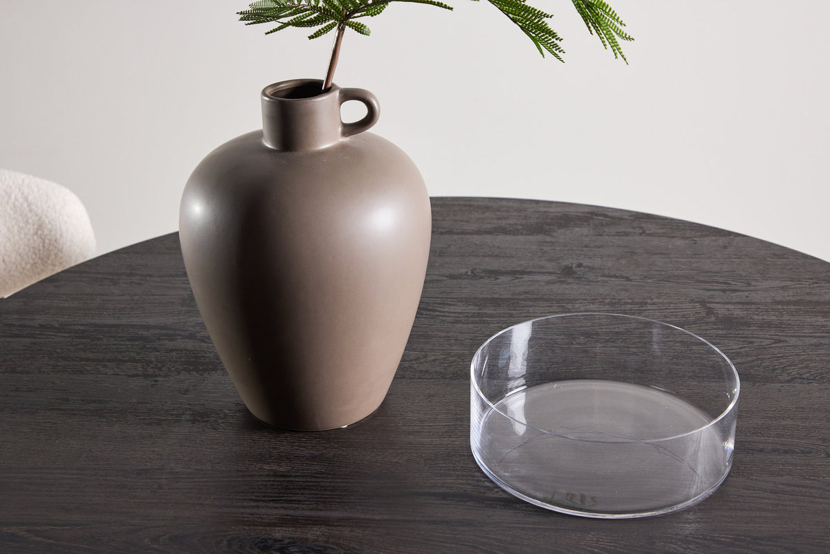 Tekla Esstisch rund in Schwarz präsentiert im Onlineshop von KAQTU Design AG. Esstisch ist von Venture Home
