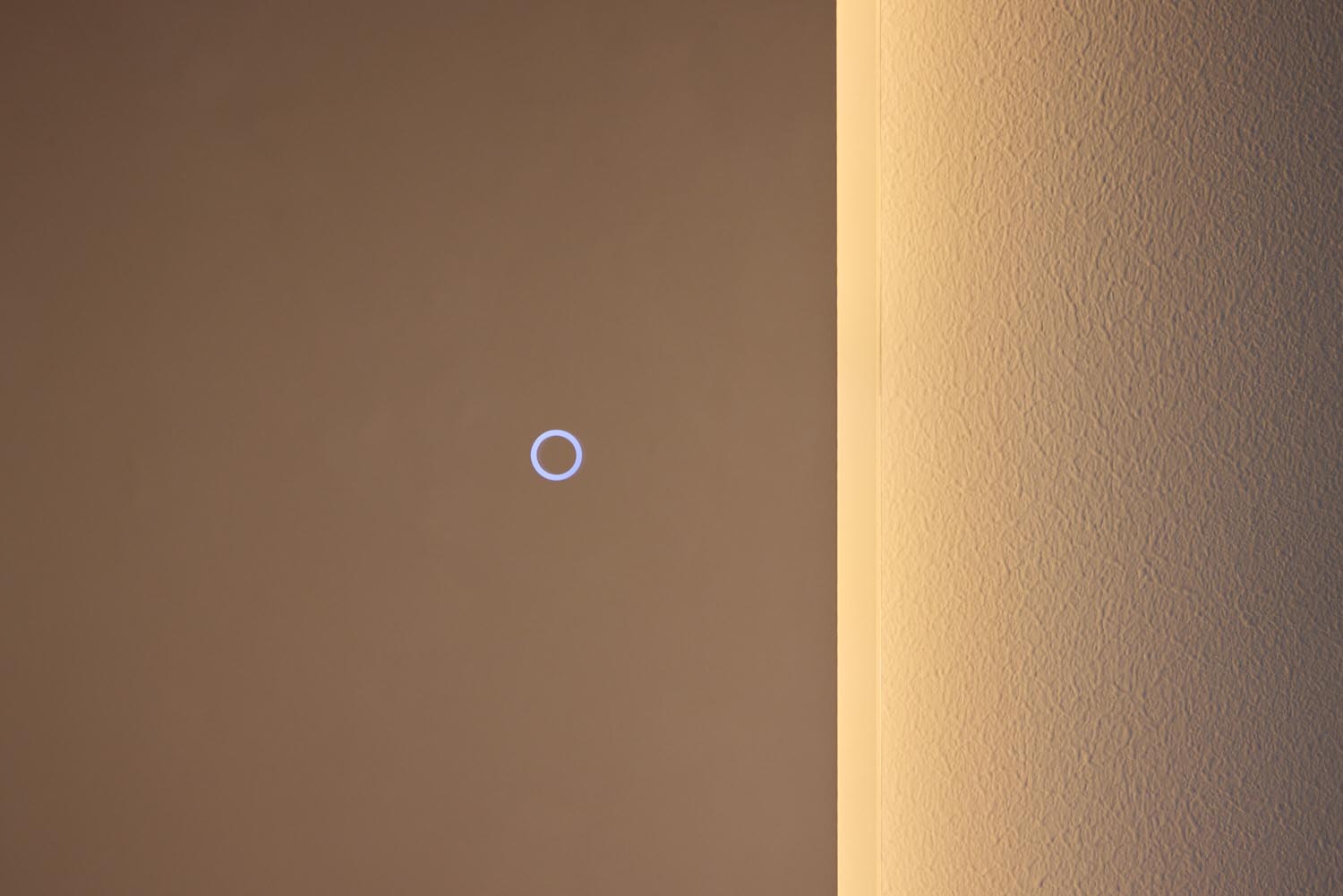 Skeppsvik Spiegel in Silber präsentiert im Onlineshop von KAQTU Design AG. Spiegel ist von Vind