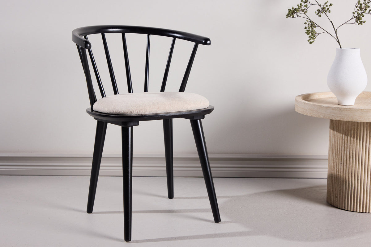 Bobby Esszimmerstuhl in Schwarz präsentiert im Onlineshop von KAQTU Design AG. Stuhl ist von Venture Home