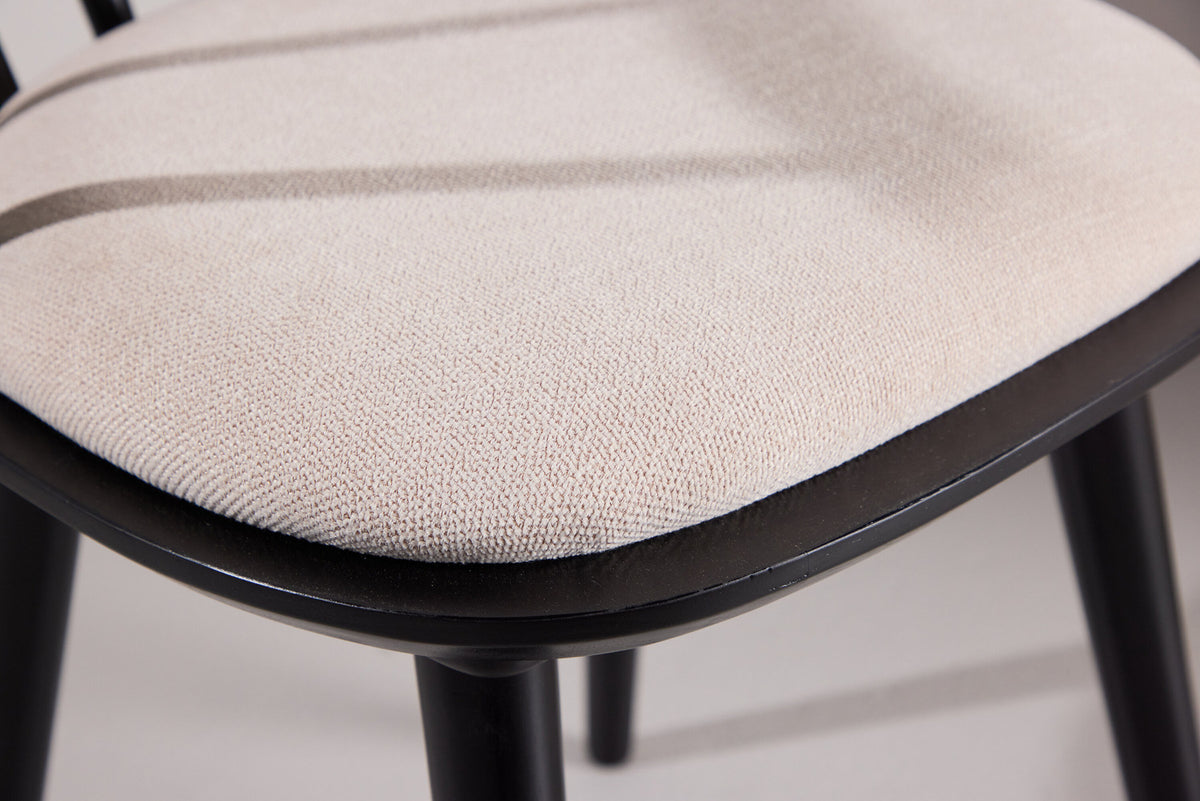 Bobby Esszimmerstuhl in Schwarz präsentiert im Onlineshop von KAQTU Design AG. Stuhl ist von Venture Home