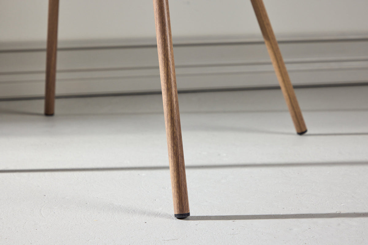 Berit Esszimmerstuhl von Venture Home mit braunem Polyester-Cord-Sitz, schwarzen Stahlbeinen und Armlehnen, modernes schlichtes Design