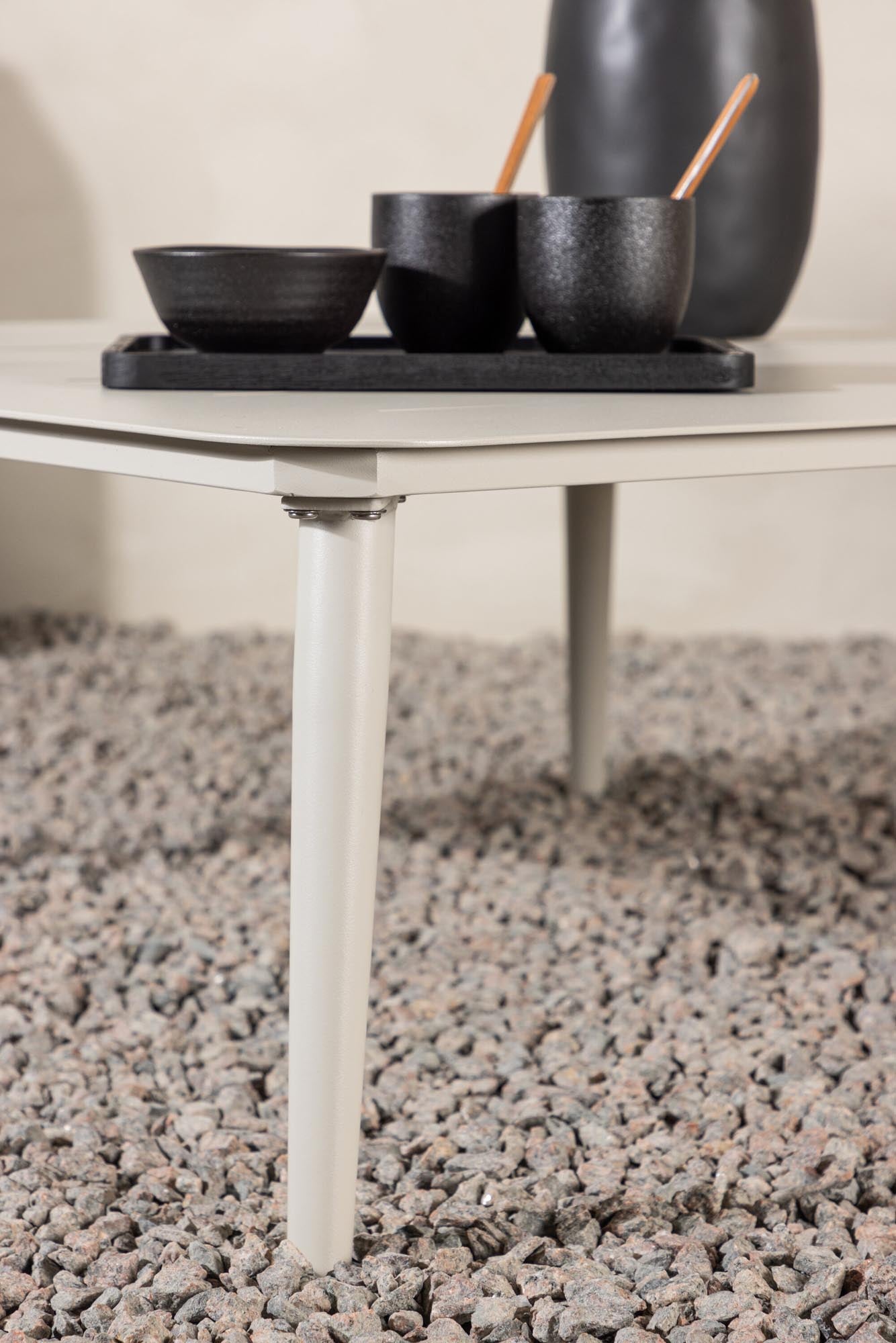 Eleganter Lina Sofatisch von Venture Home für jeden Wohnraum.