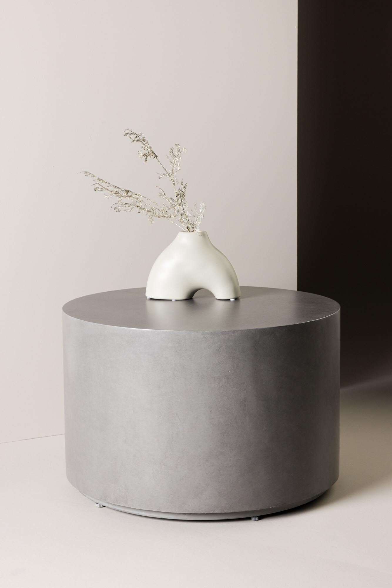 Lissabon Beistelltisch: Zeitloses Design für stilvolle Räume.