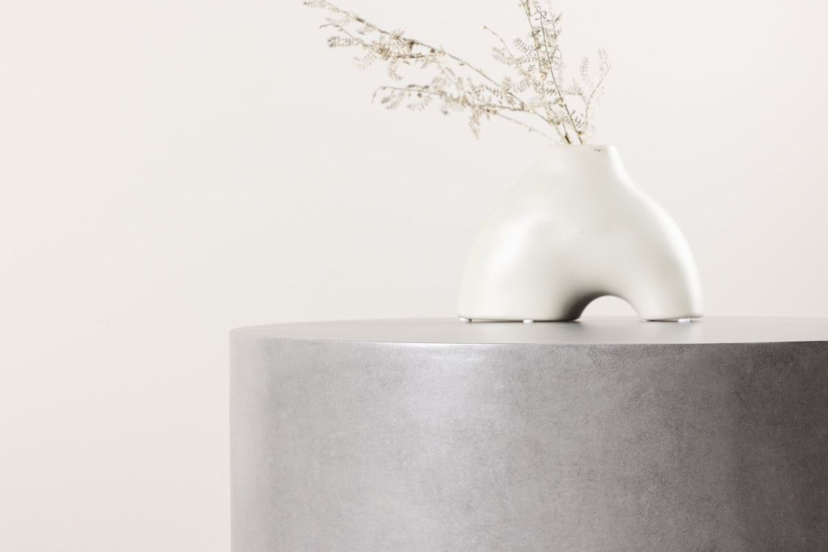 Lissabon Beistelltisch in Grau präsentiert im Onlineshop von KAQTU Design AG. Beistelltisch Outdoor ist von Venture Home