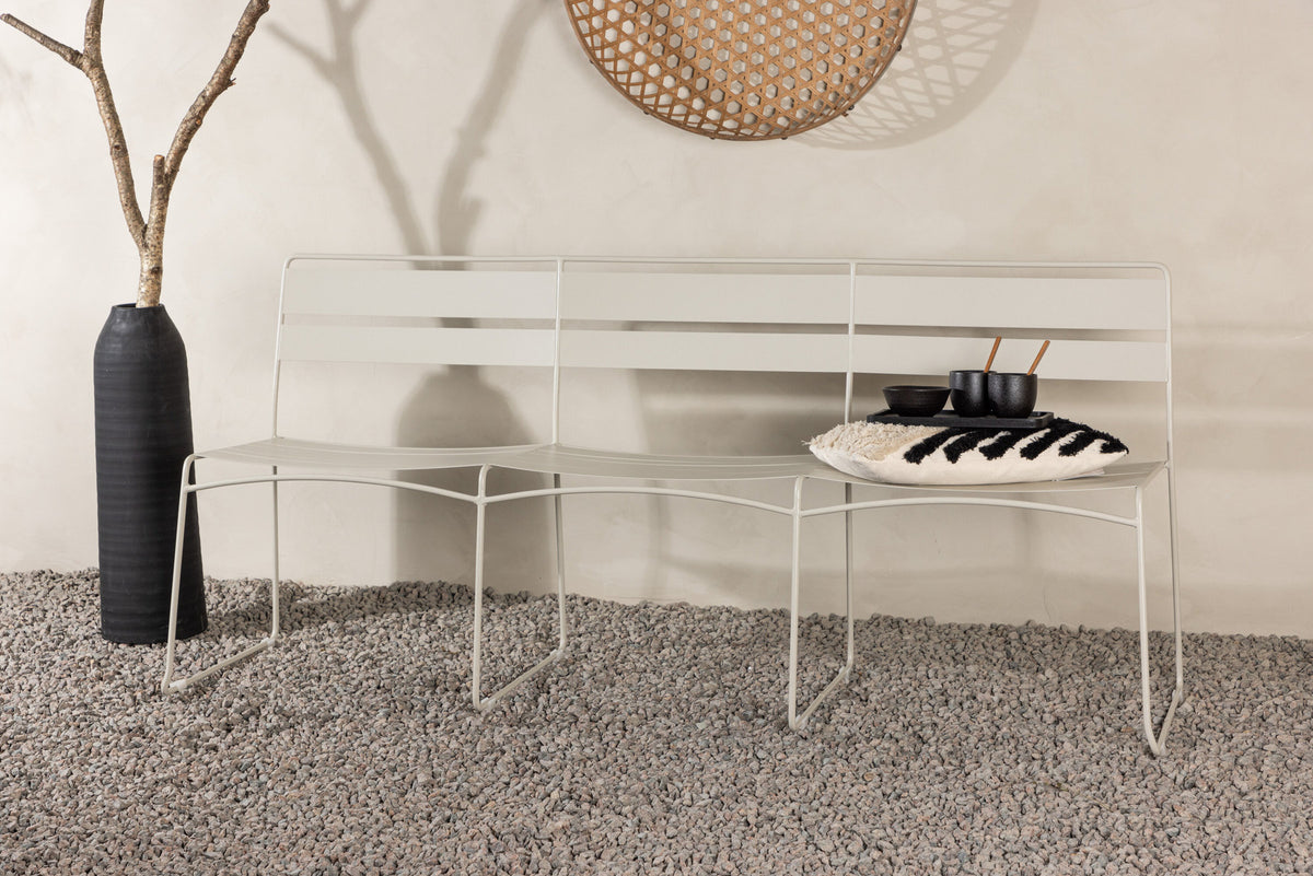 Lina 3-Seat Sofa in Beige präsentiert im Onlineshop von KAQTU Design AG. 3er Sofa ist von Venture Home