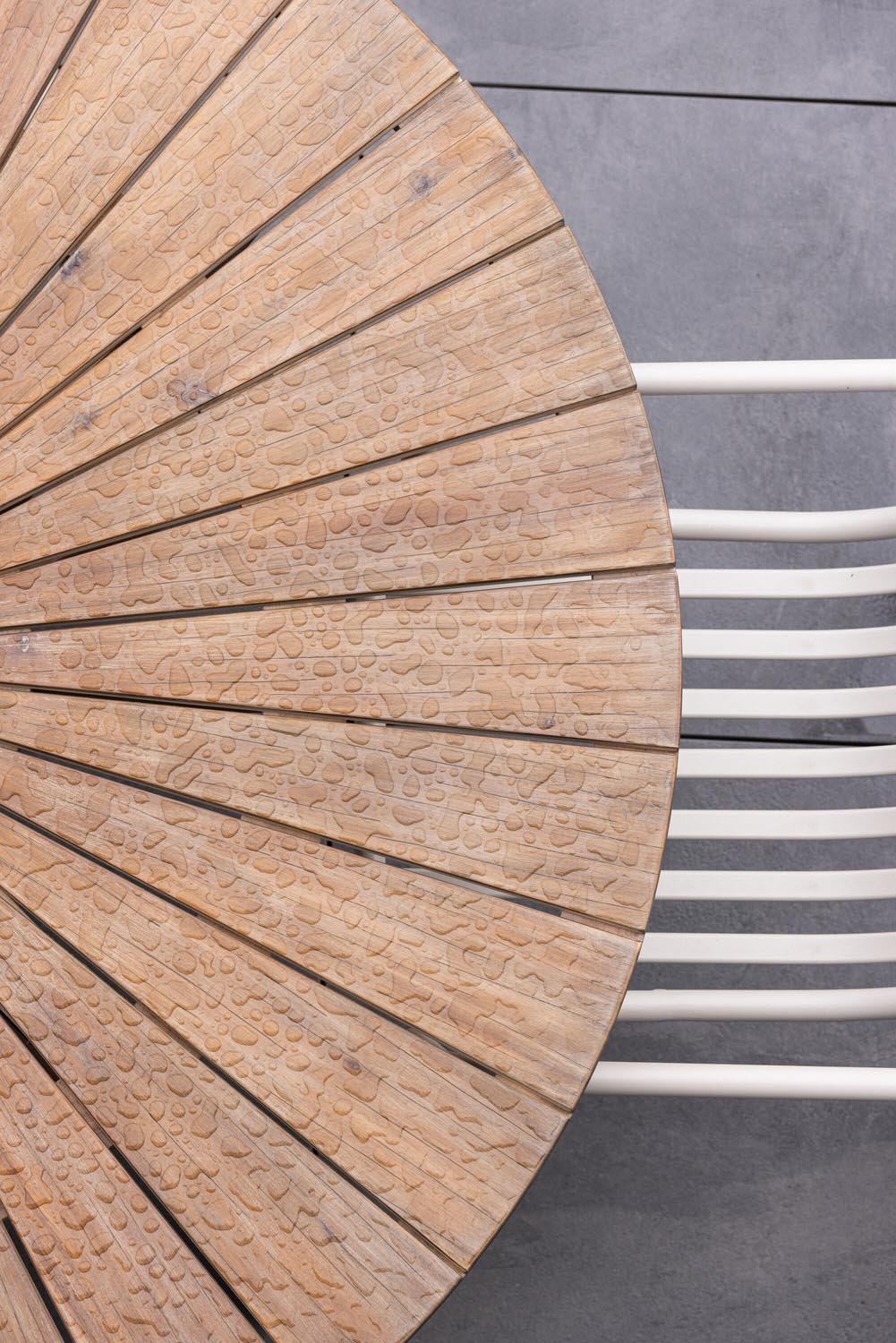 Rosario Gartentisch rund in Braun präsentiert im Onlineshop von KAQTU Design AG. Gartentisch ist von Venture Home