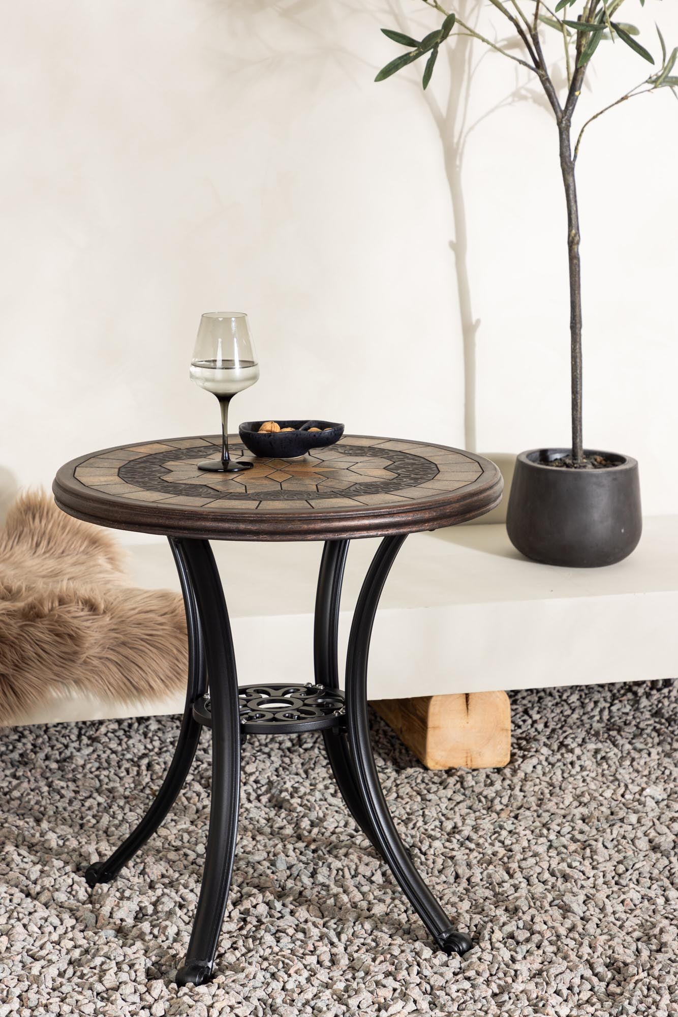 Leiria Cafe Tisch in Braun präsentiert im Onlineshop von KAQTU Design AG. Beistelltisch Outdoor ist von Venture Home