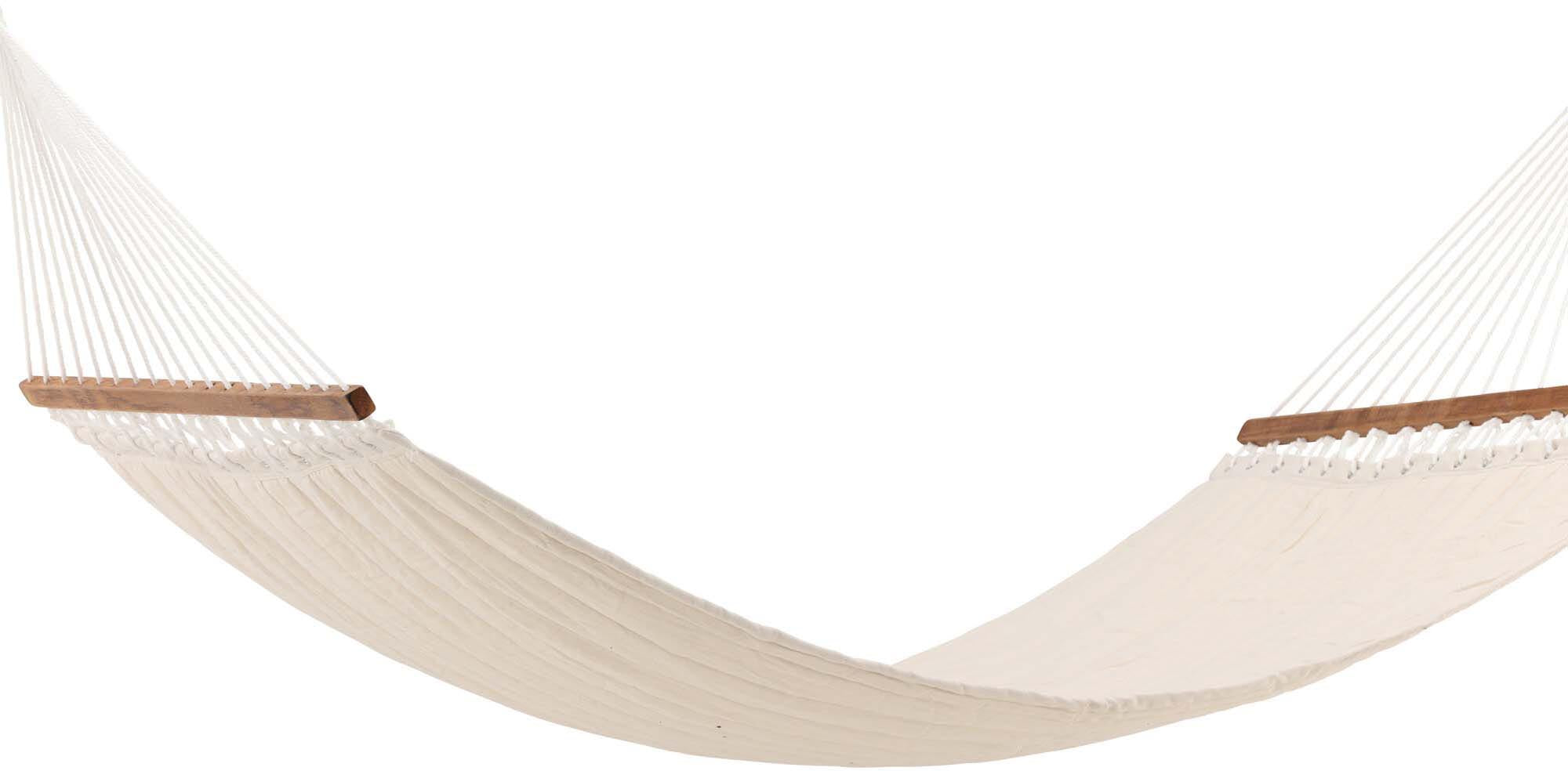 Genießen Sie entspannte Stunden in der Marbella Hängematte von Venture Home – modern, robust und perfekt für romantische Momente im Freien.