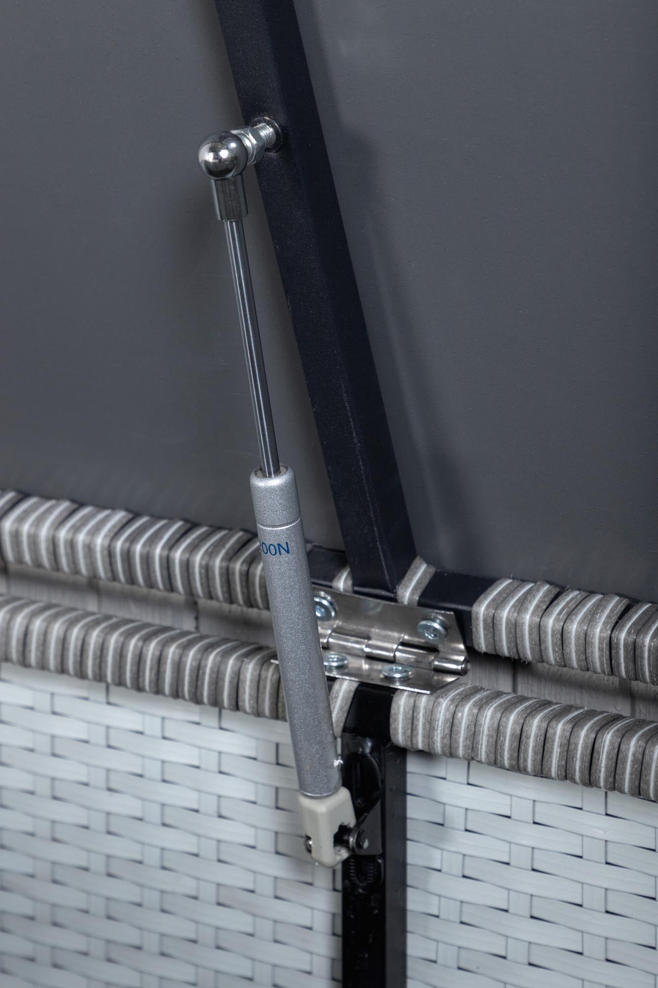 Londoner Kissenbox in Grau präsentiert im Onlineshop von KAQTU Design AG. Aufbewahrungsbox ist von Venture Home