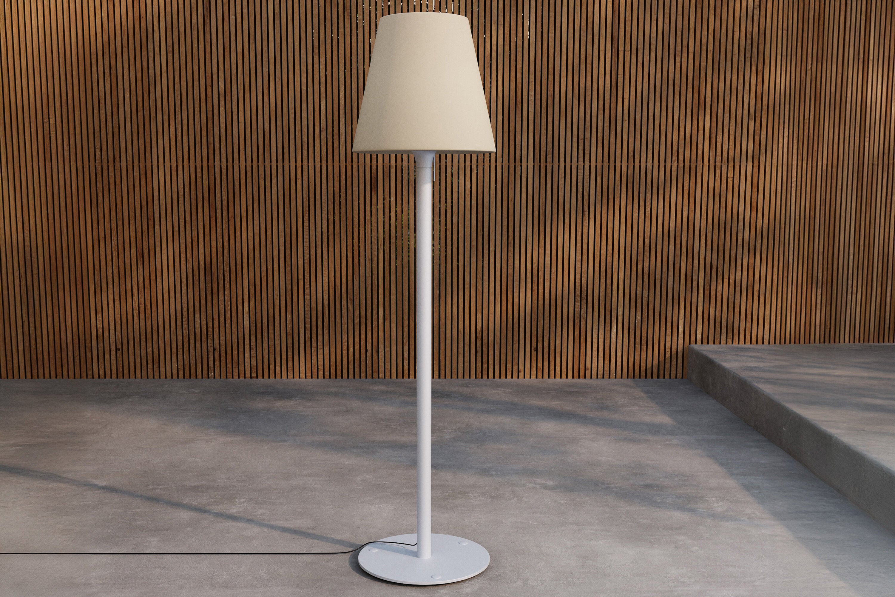 Moris Stehleuchte in Helles Blau präsentiert im Onlineshop von KAQTU Design AG. Stehleuchte ist von Venture Home