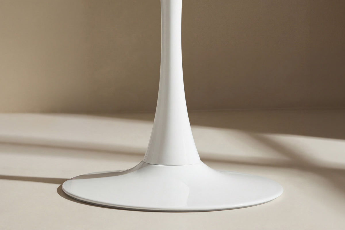 Hamden runder Esstisch in Weiss präsentiert im Onlineshop von KAQTU Design AG. Esstisch ist von Venture Home