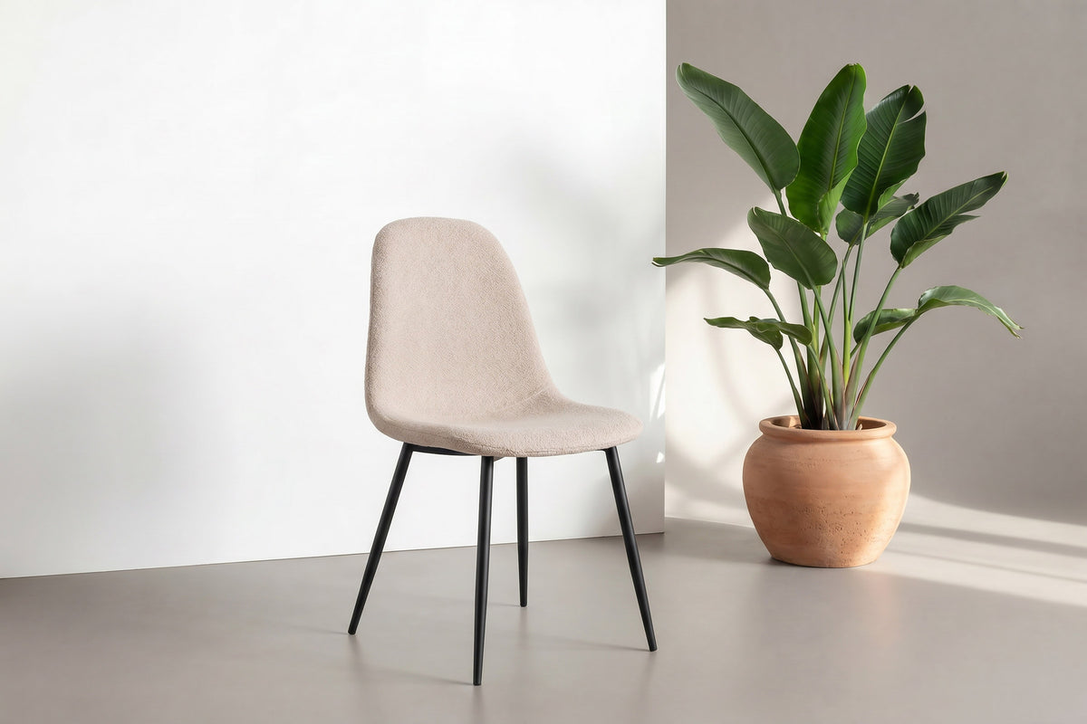 Polar Esszimmerstuhl in Beige präsentiert im Onlineshop von KAQTU Design AG. Stuhl ist von Venture Home
