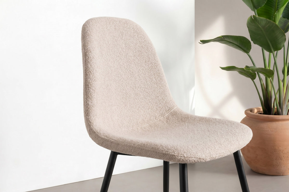 Polar Esszimmerstuhl in Beige präsentiert im Onlineshop von KAQTU Design AG. Stuhl ist von Venture Home