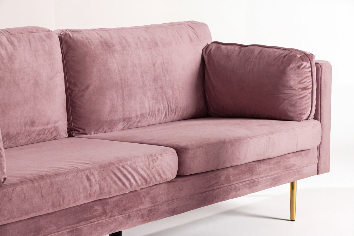 Rosa 3-Sitzer-Sofa aus Polyester-Samt mit hohen Armlehnen und goldenen Metallbeinen, nordisches Design, Modell Boom von Venture Home.