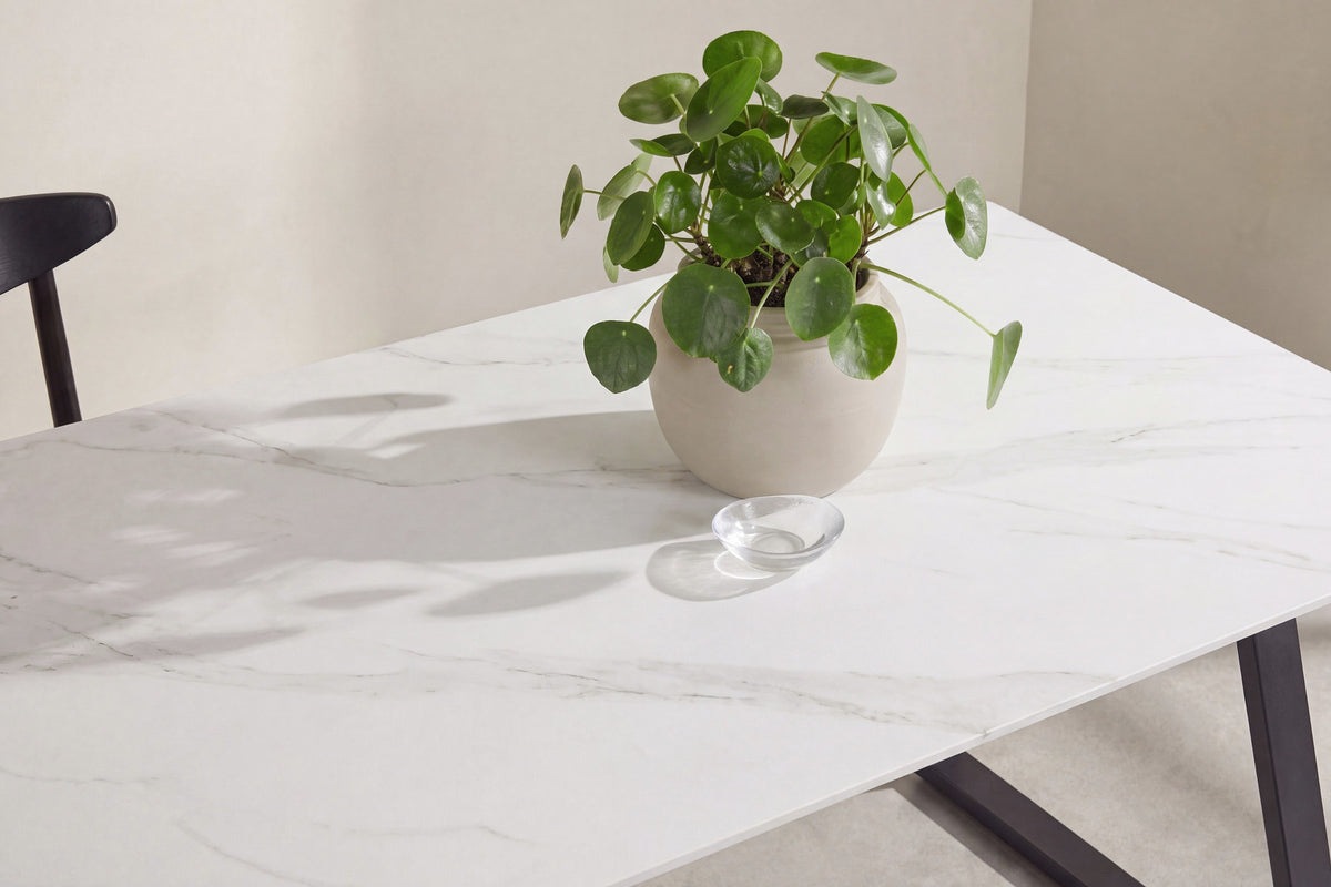 Estelle Rechteckiger Esstisch in Weiss präsentiert im Onlineshop von KAQTU Design AG. Esstisch ist von Venture Home