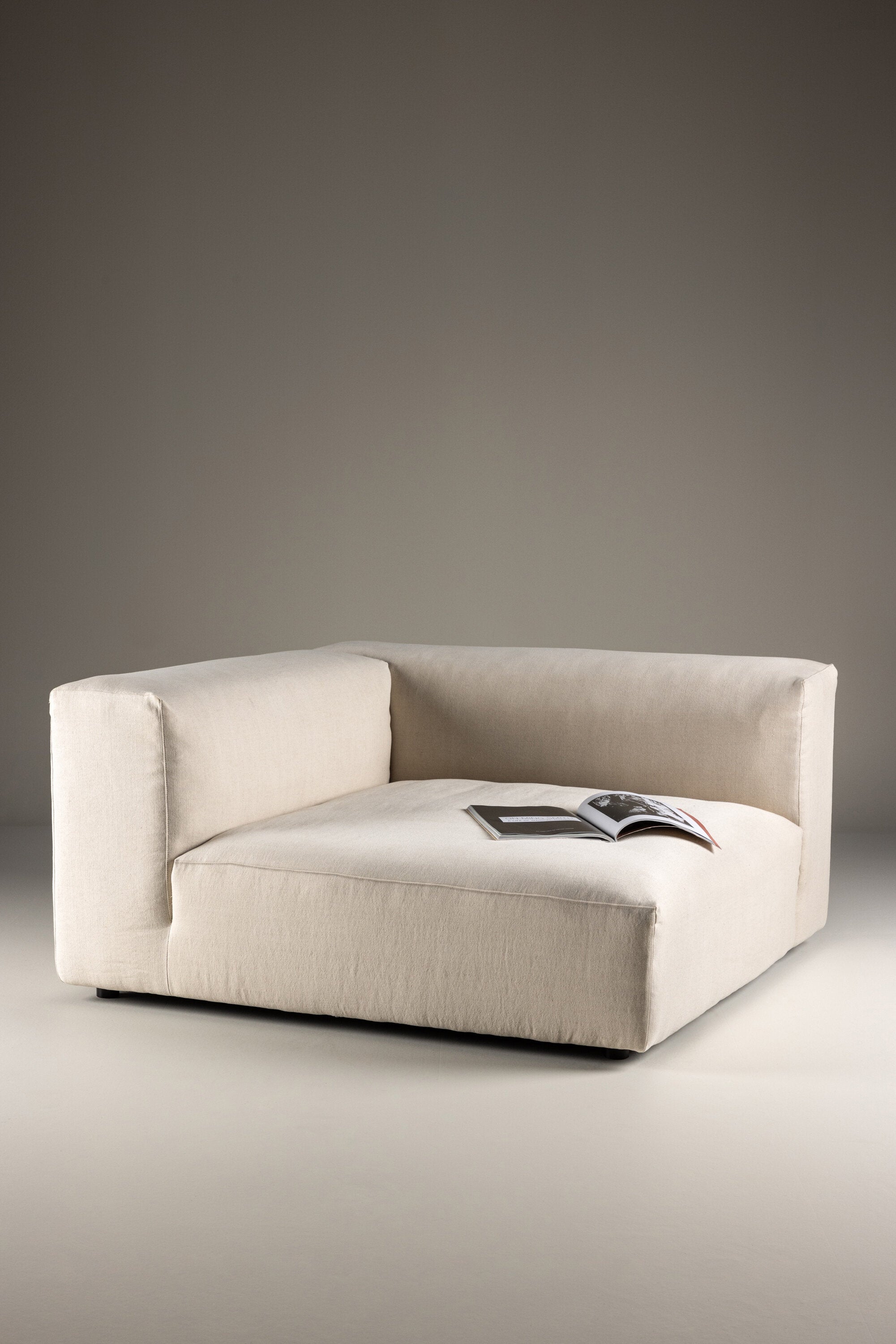 Mavi Sofamodule in Beige präsentiert im Onlineshop von KAQTU Design AG. Lounge Sofa ist von Vind